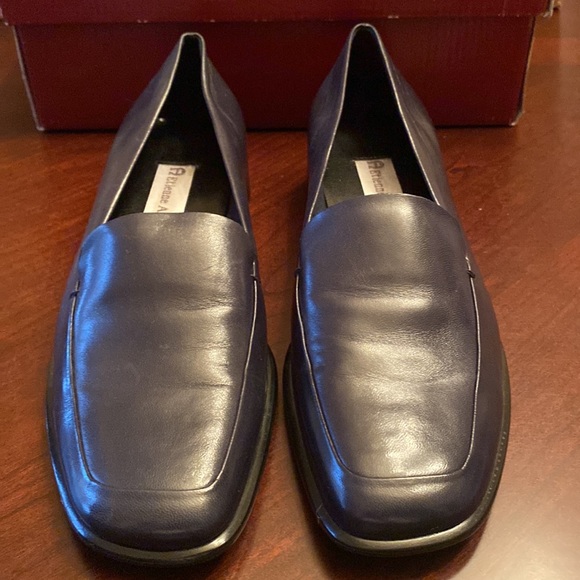 NEW Etienne Aigner Navy leather loafer sz 7M - Picture 2 of 5